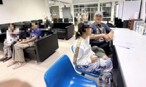 🇹🇭#泰国新闻：普吉2岁女童疑遭继父施暴！浑身瘀伤送医，警方介入调查