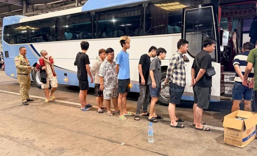 柬埔寨 457名涉嫌网络诈骗的中国和越南公民被柬埔寨王国遣返