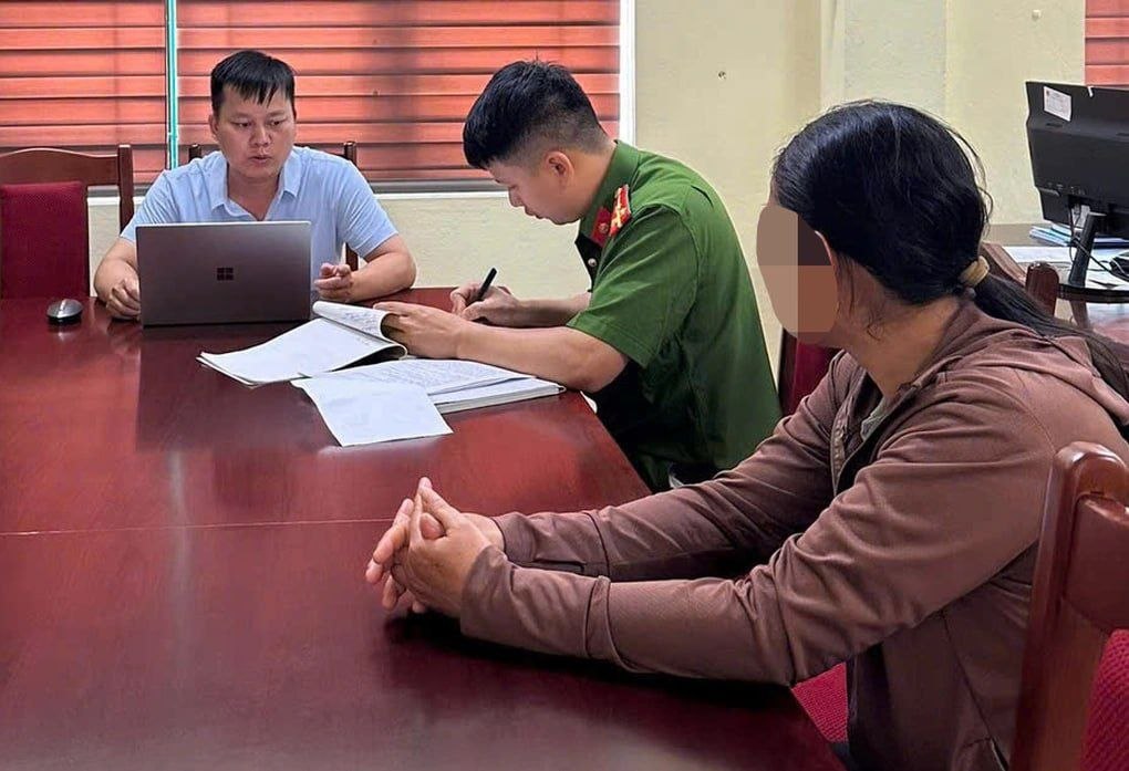 🇻🇳#越南新闻 老街省万班公社女子直播侮辱执勤部队，被罚750万越南盾